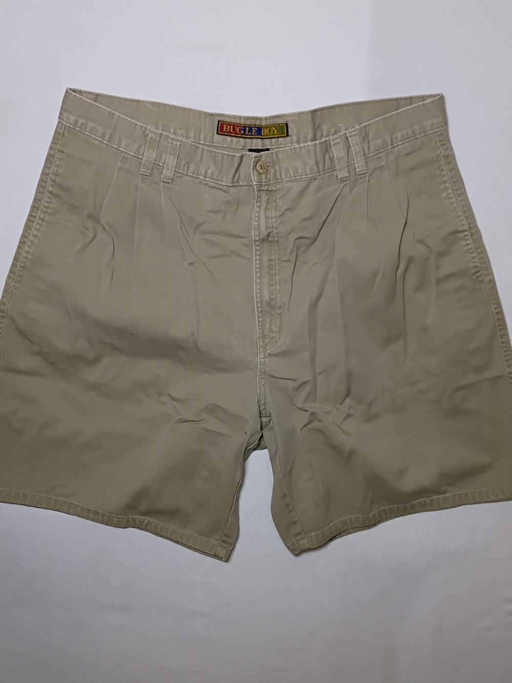 Vintage Bugle Boy Mens Pleated Twill Khaki Shorts Size 38 7.5" Inseam